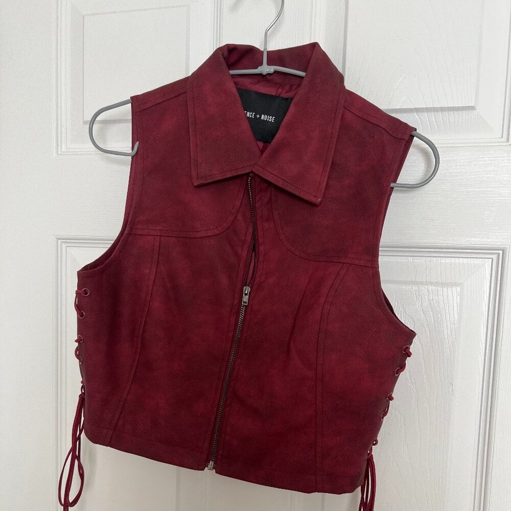 🖤 Urban Outfitters Faux Leather Vest – Size Small – Never Worn 🖤
